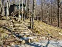 Charming Beech Mountain Chalet – 2BR + Loft - 5 Mins to Ski Slopes & Restaurants ビーチ・マウンテンのホテル