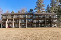 FLATHEAD LAKE WATERFRONT STUDIO RETREAT!!! WITH BOAT OPTION - 3성급