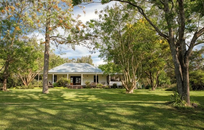 Old Duninald - Historic Farmhouse Experience