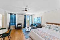 Downtown Studio Near Convention Center and Beach Free Parking - Condos