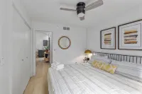 Pet-Friendly Retreat, Walk to Downtown