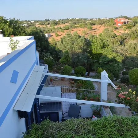 Small apartment in a quiet location with two private terraces and sea views