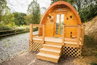 Ridgetop Retreat Cabin at Highland Hideaways - Arcade & Drive-in Theater