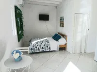 Charming & Cozy 1-bedroom apartment in Noord with Plunge pool, WiFi & AC - 2-Star