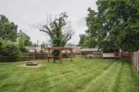 The Bird House – Charming Downtown Lebanon Stay, Pets Welcome! - 3-Star