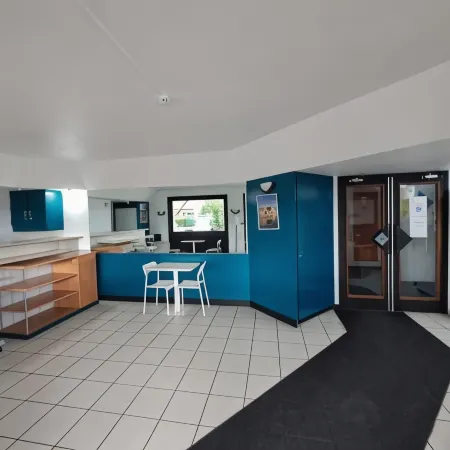 Hotel Thania
