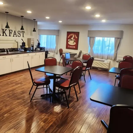 Ten Pin Inn & Suites