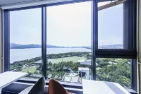 The Brain Hotel - vue mer