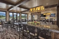 Glacier International Lodge