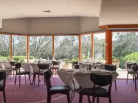 Mercure Hunter Valley Gardens โรงแรมในโพโคลบิน
