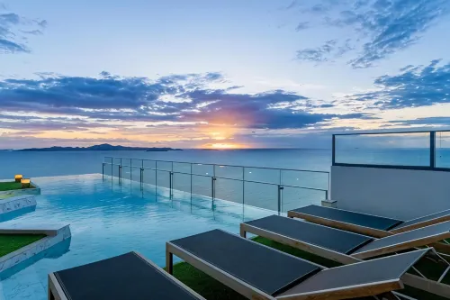Sea View Luxury I Beach Front I Amazing Place - Condos