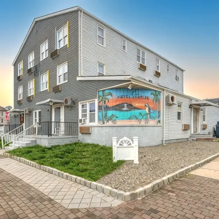 Hammock Inn & Suites North Beach Hotel