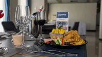 The Grand Plaza Hotel - Desayuno