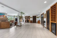 Penthouse in Browne’s Addition – 3Br/3BA, Views, Sauna, Two Balconies, 2,400 SF, - Boutique