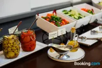 Hotel Wyspiański - พร้อมอาหารเช้า