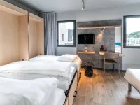 Ibis Budget Morlaix - piscina
