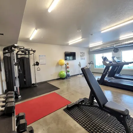 Good Vibes 2-Bedroom Apartment in Waukee - Central Location & Modern Comforts