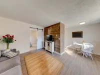 Welcome to Everett Darling Couples Getaway