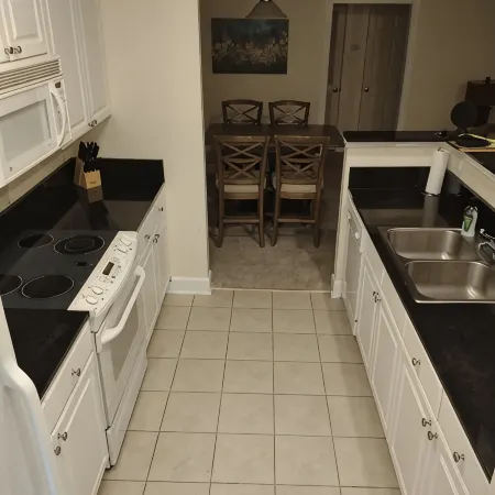Cozy Comfortable Condo 2/2 No Chores