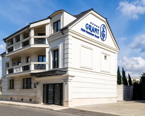 Grant Boutique Hotel Hotel di Arad