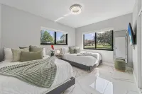 Amazing Family Paradise: Pool/Playground/BBQ/Games - Pools