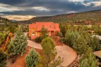 Views! Private Heated Pool + Spa + BBQ + Games + EV + High-speed Wifi - Private Pool