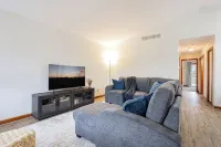 Comfort Awaits at Cozy Get Away - Dog Friendly - 3BD / 2BA + Living Spaces
