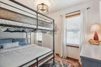 Kosh Cottage - Beach Vibes & Kayak Rides!