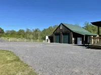 Salmon River Waterfront Lodge w/ Soothing Hot Tub