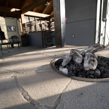 Mountainside Condo: King Bed/Hot Tub/On Free Bus Route/Fireplace
