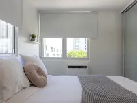 Bright and Sunny 2-bedroom apartment with free parking in the heart of Condado.
