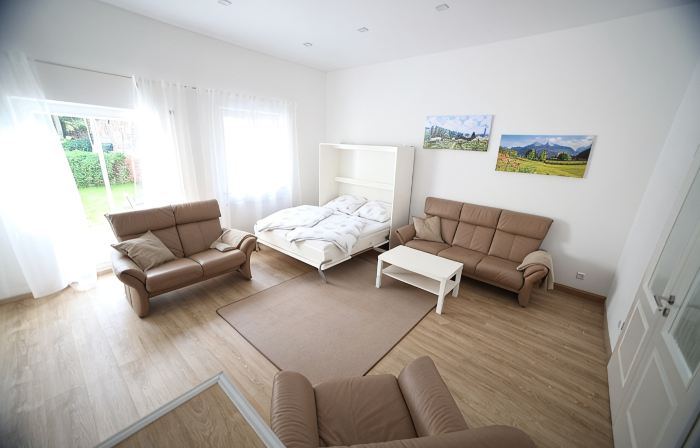 House in Memmingen Altstadt in the Allgäu, terrace, garden, train station, airport