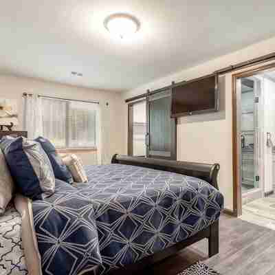 Stunning Custom Ranch in Central Roswell Rooms