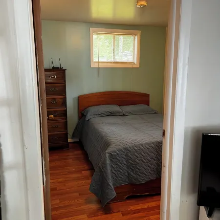 Cozy Loft Cottage on Hubbard Lake