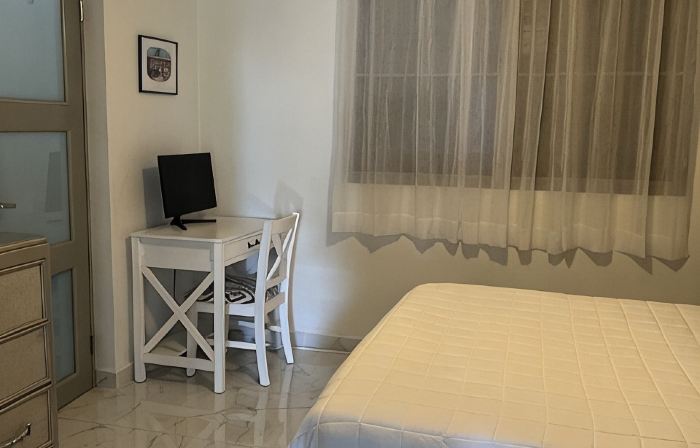 Luxury centric 1 bedroom apt - 5 min from the beach