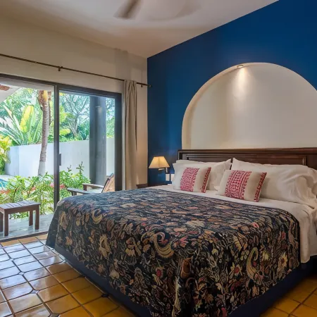 Spacious Private Villa with Pool Backing to Golf Course Beach Only Minutes Away