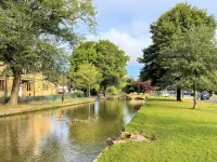 Iconic  Luxury Detached Period House on the River Bank with parking. - 5-Star