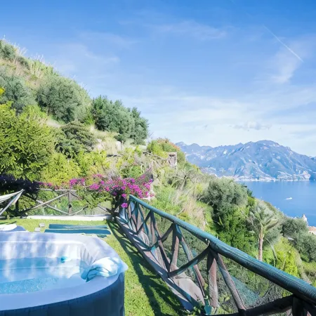 Casa NENNO with garden-solarium and beautiful view of the sea and the coast