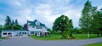 Shamrock Suites - Homestays