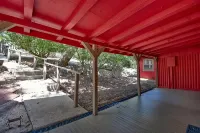 Relaxing 2-bedroom cabin on Lake Jean - Hytter
