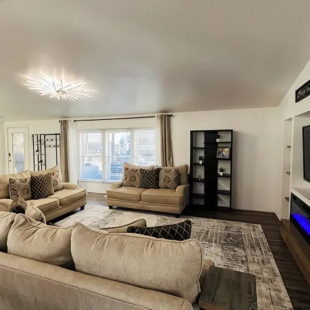 Spacious 5-bedroom house with an incredible view in Glenwood Springs