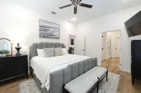 Game Day Oasis Near AT&T Stadium, Steps away from AT&T - 4-Star