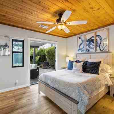 Cottage by the Harbor Rooms