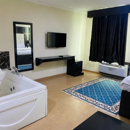 Great Western Hotel and Suites