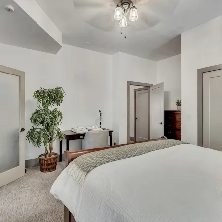 Mountain View Retreat: 2 BR/2 BA Spacious & Cozy!