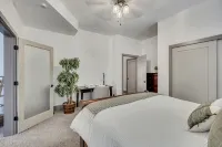 Mountain View Retreat: 2 BR/2 BA Spacious & Cozy!