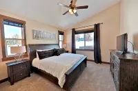 Have Fun/Relax in a Gorgeous Mountain Home, Well Equipped, Great Location - 4つ星