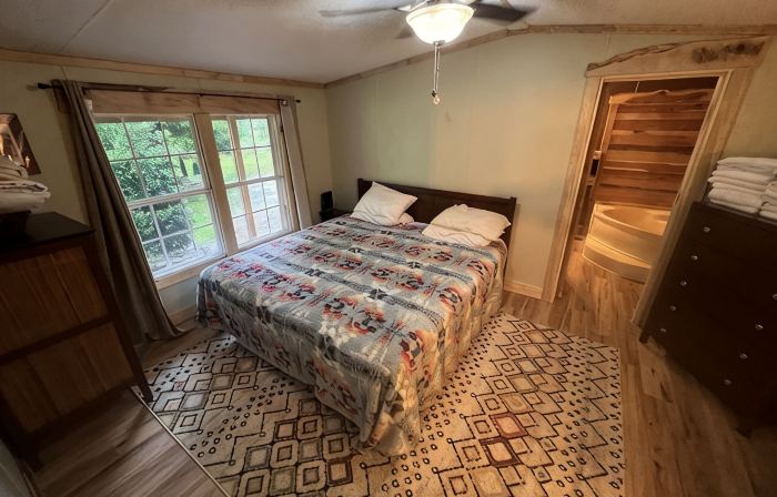 Hemlock Hollow--Secluded wilderness cabin bordering Park