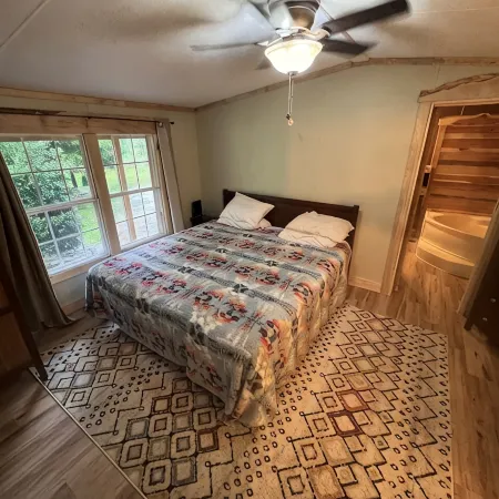 Hemlock Hollow--Secluded wilderness cabin bordering Park