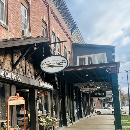 Apartment in the HEART of Ellicottville Village!